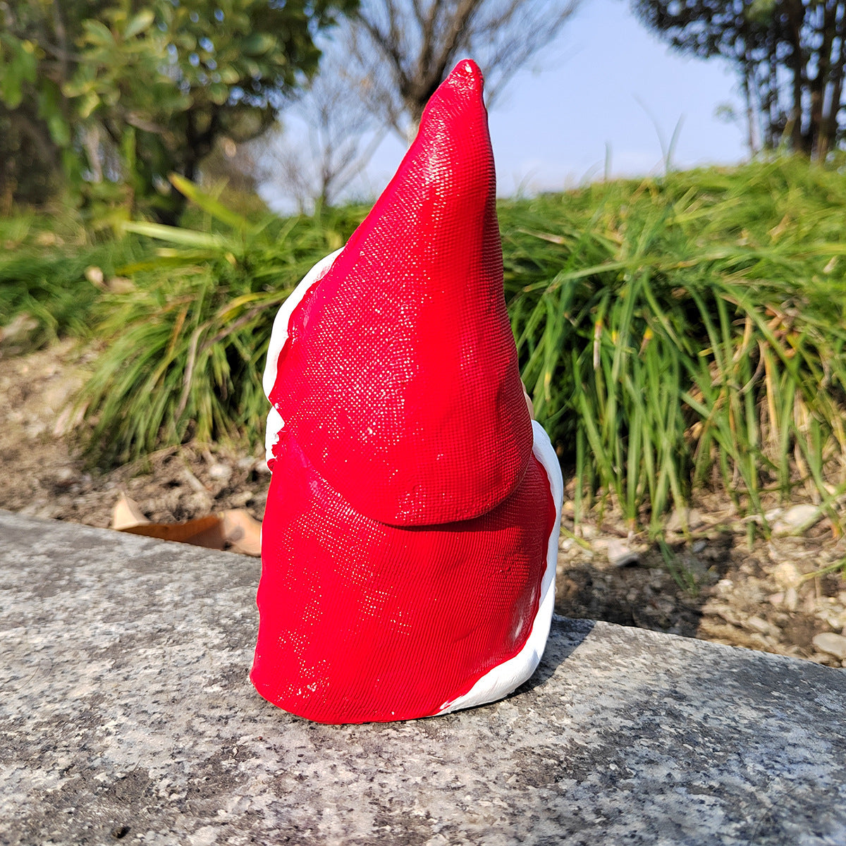 Tug & Sassy Christmas Statues